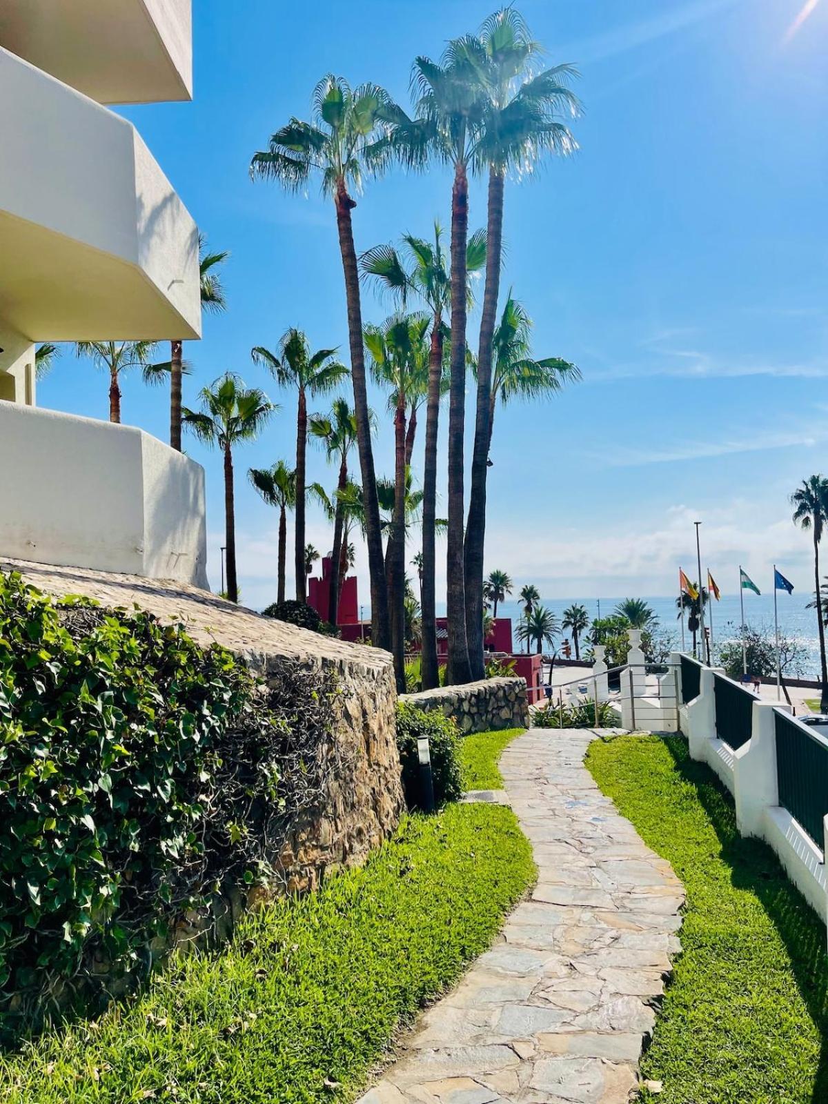 Direct Sea View- Bilbil Sunrise! Apartment Беналмадена Екстериор снимка